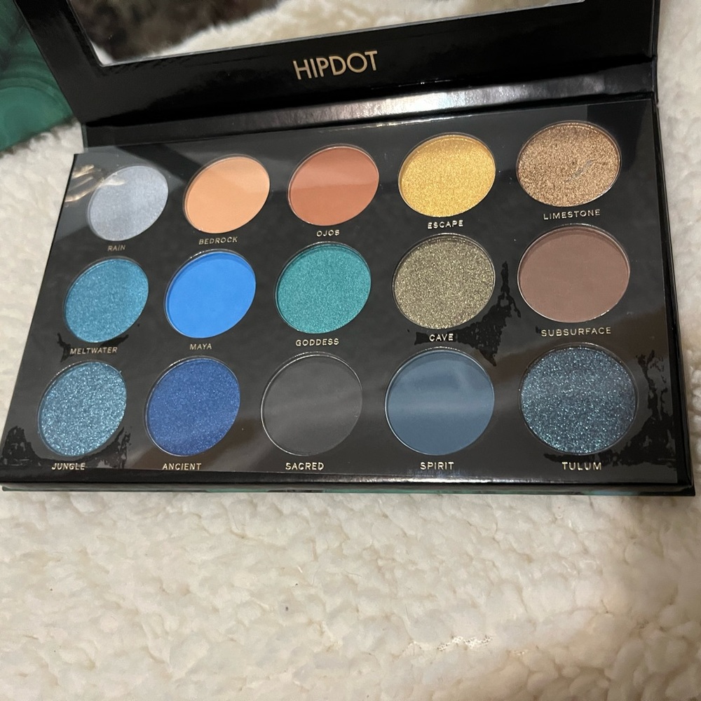 HIPDOT CENOTE EYESHADOW PALETTE NWT! - Picture 3 of 3